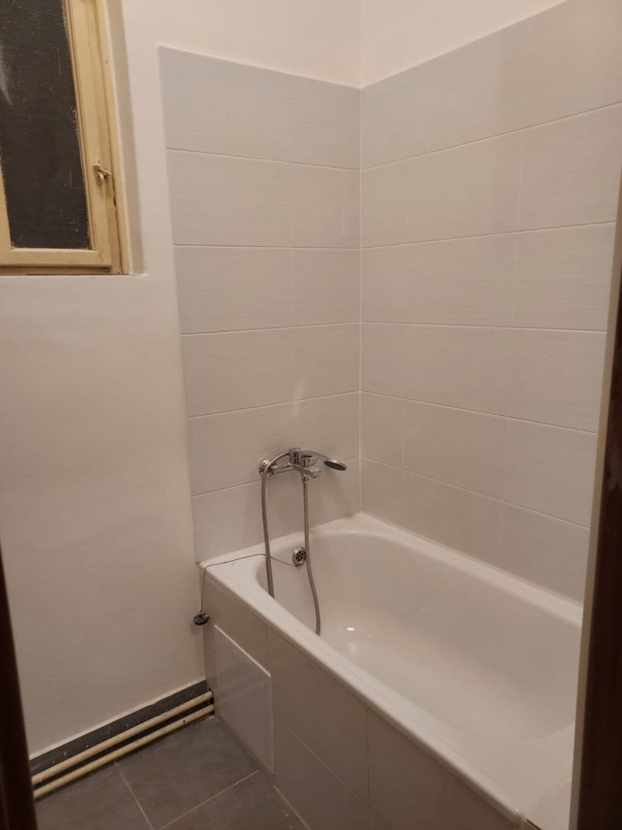 Prenájom bytu 3-izbový 65 m², U Vinohradské nemocnice, Praha, Praha Prenájom bytu 3-izbový 65 m², U Vinohradské nemocnice, Praha, Praha
