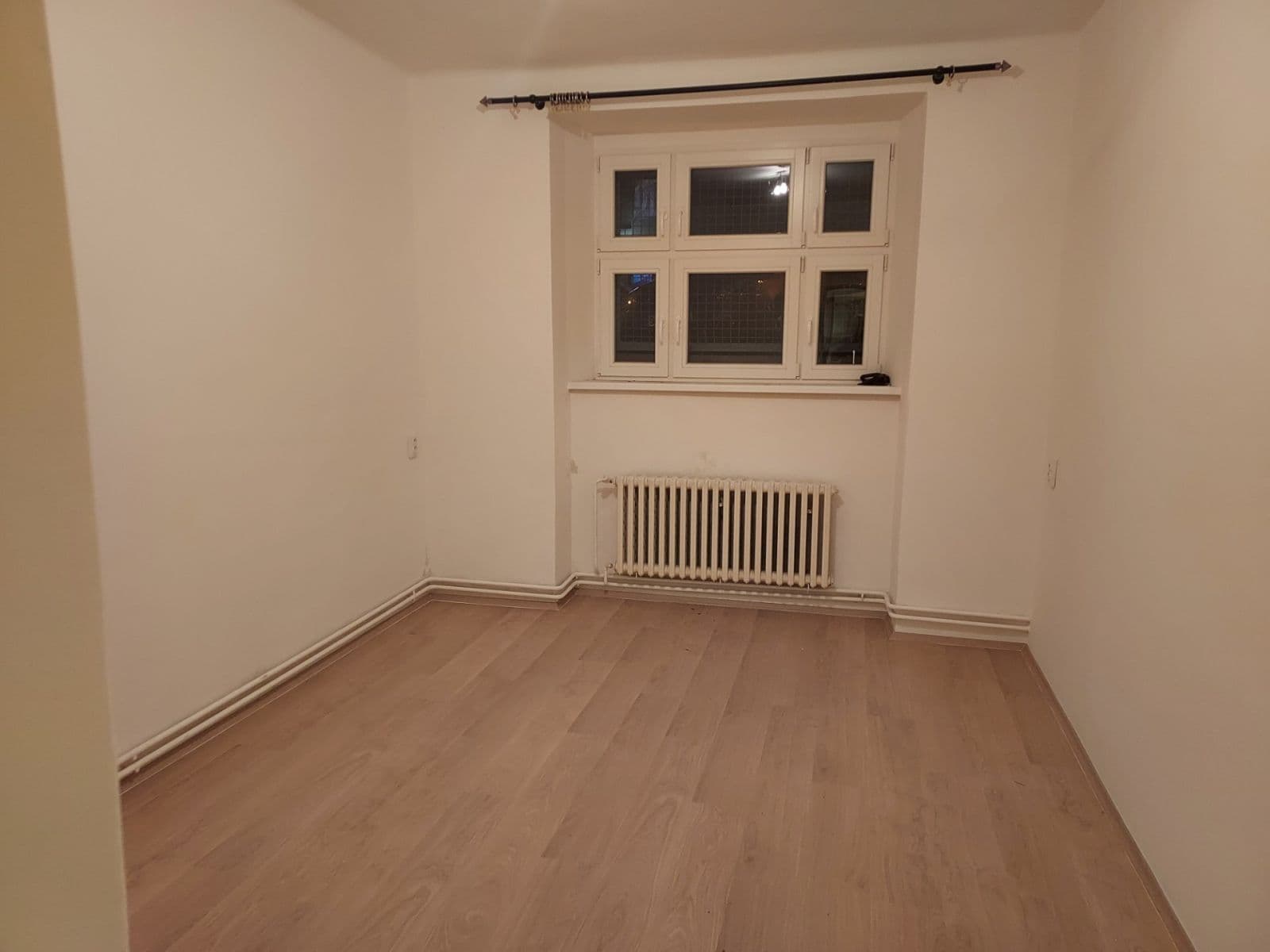 Prenájom bytu 3-izbový 65 m², U Vinohradské nemocnice, Praha, Praha Prenájom bytu 3-izbový 65 m², U Vinohradské nemocnice, Praha, Praha