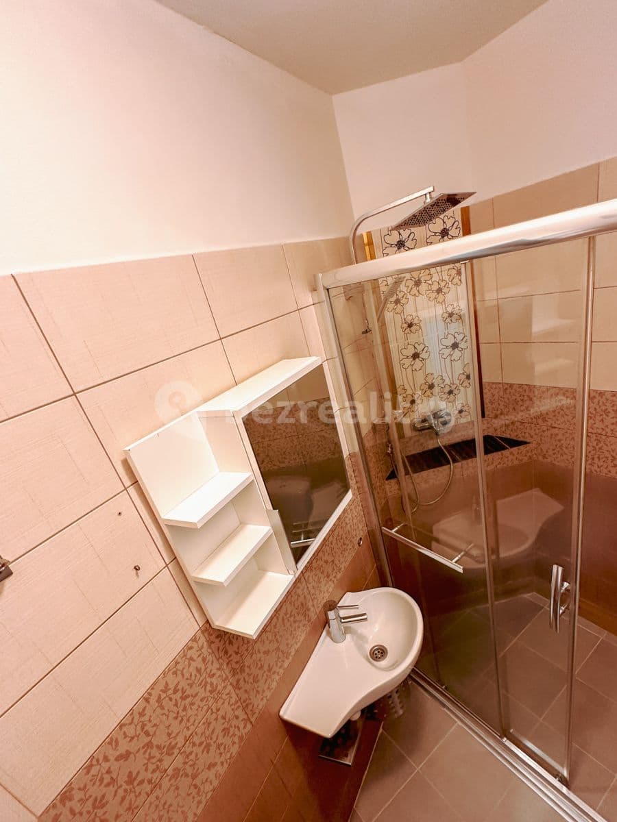 Prenájom bytu 2-izbový 76 m², nábřeží Jana Palacha, Karlovy Vary, Karlovarský kraj Prenájom bytu 2-izbový 76 m², nábřeží Jana Palacha, Karlovy Vary, Karlovarský kraj