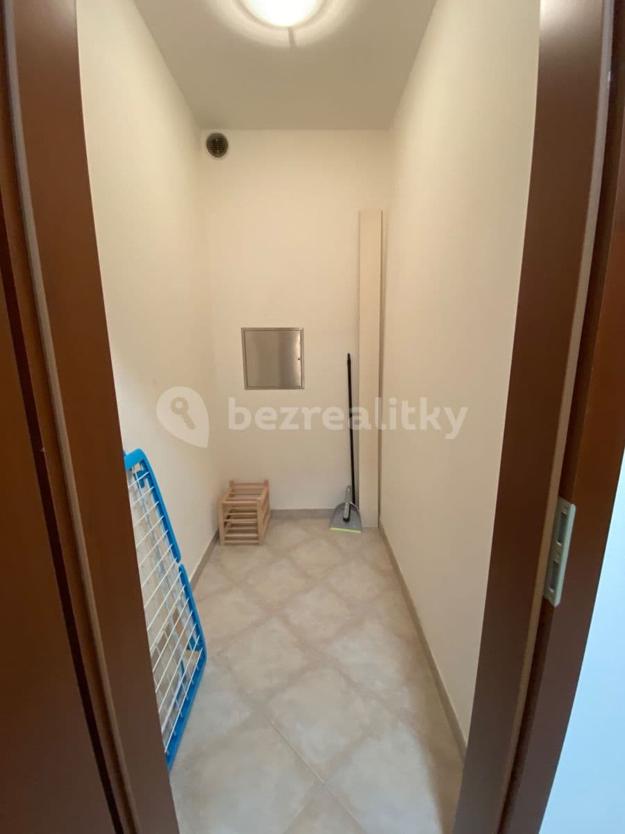 Prenájom bytu 2-izbový 59 m², Žampiónová, Praha, Praha Prenájom bytu 2-izbový 59 m², Žampiónová, Praha, Praha