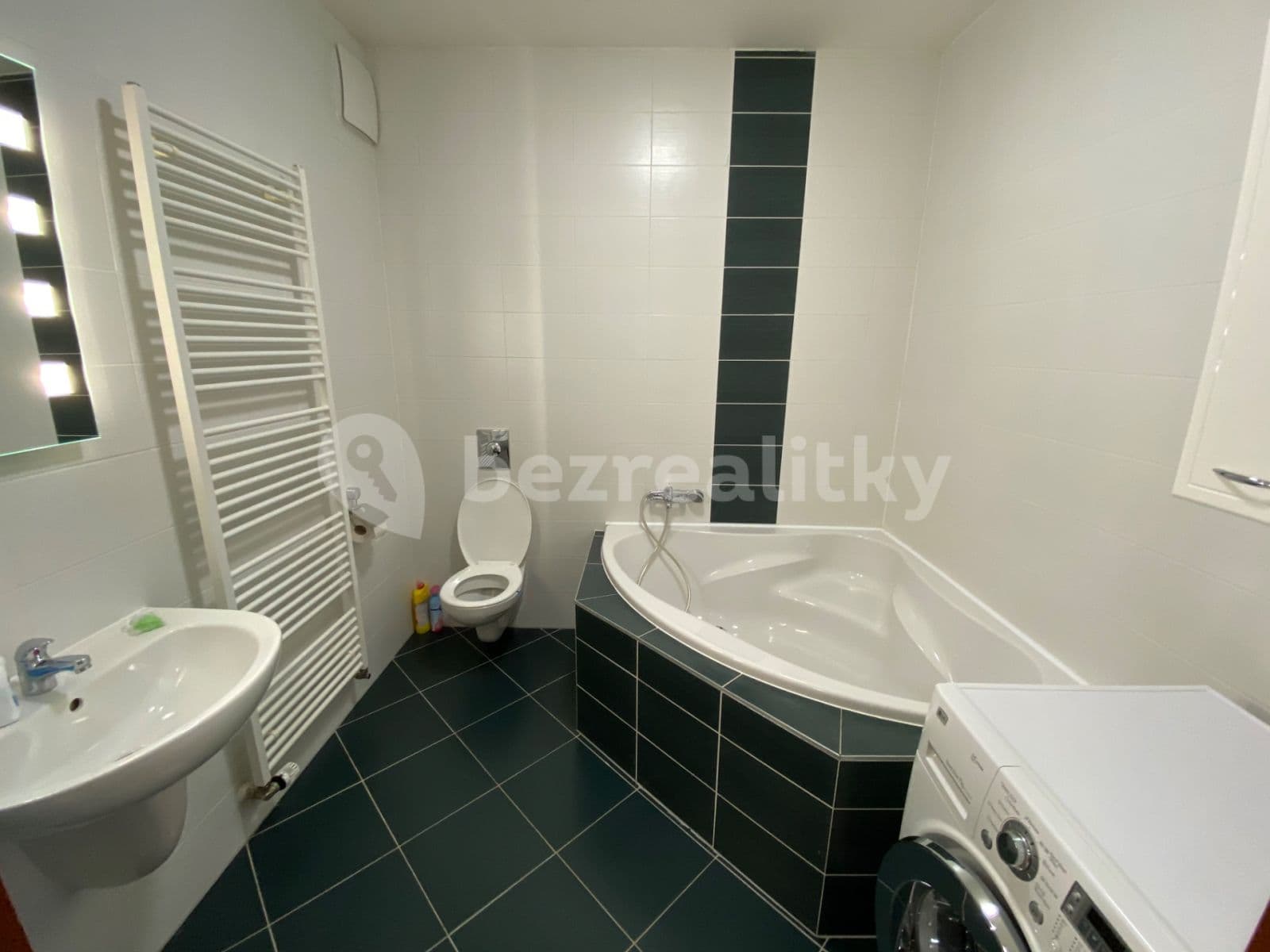 Prenájom bytu 2-izbový 59 m², Žampiónová, Praha, Praha Prenájom bytu 2-izbový 59 m², Žampiónová, Praha, Praha