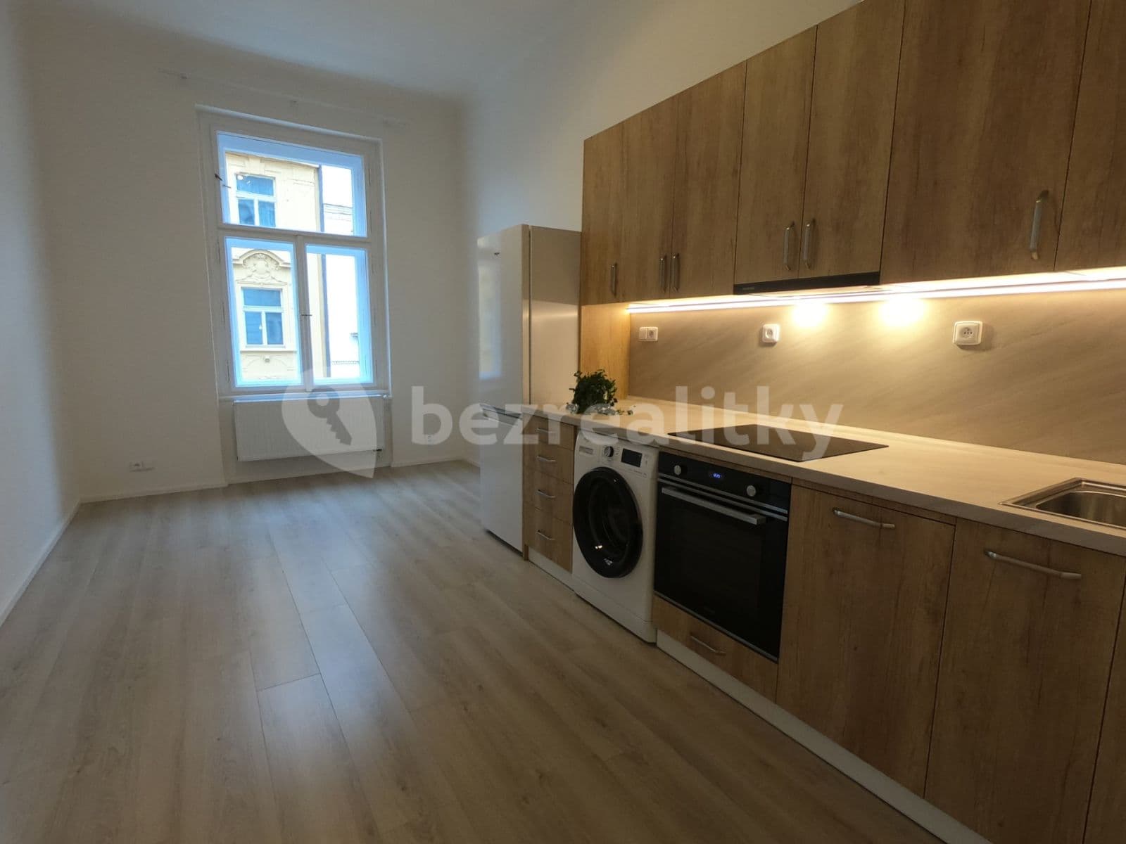 Prenájom bytu 2-izbový 46 m², Boleslavova, Praha, Praha Prenájom bytu 2-izbový 46 m², Boleslavova, Praha, Praha