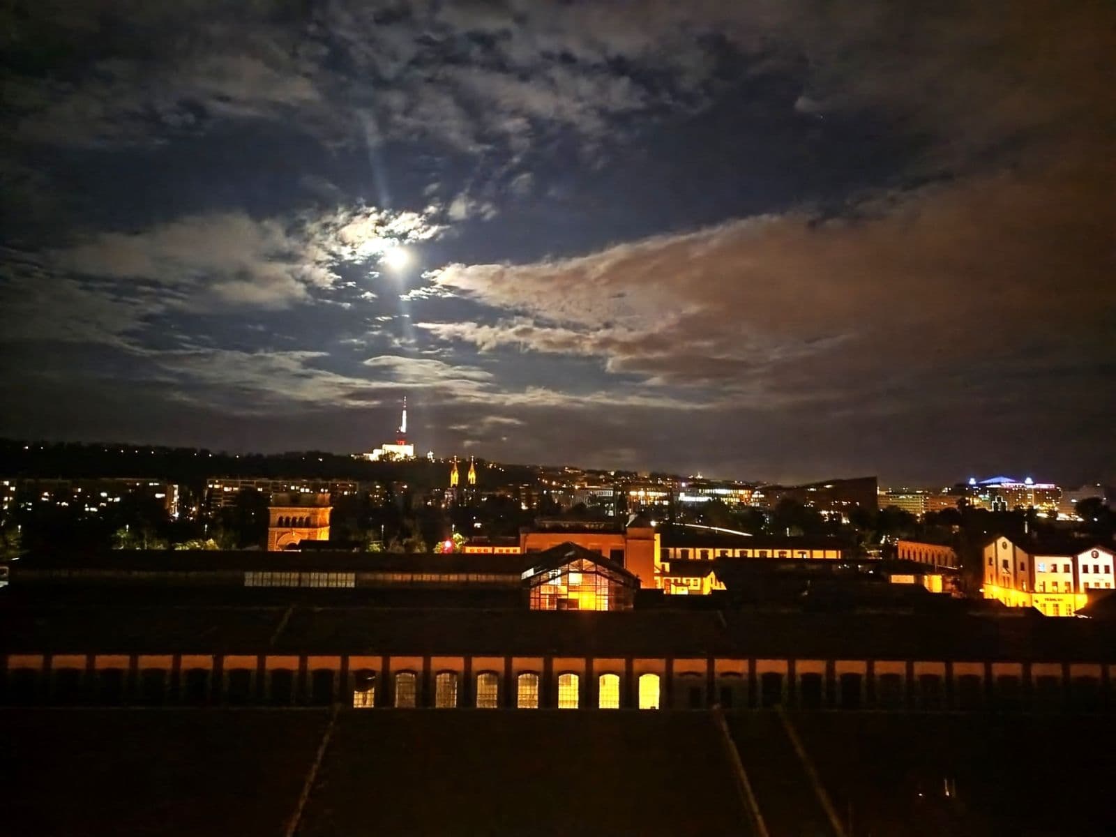 Prenájom bytu 2-izbový 50 m², Jateční, Praha, Praha Prenájom bytu 2-izbový 50 m², Jateční, Praha, Praha