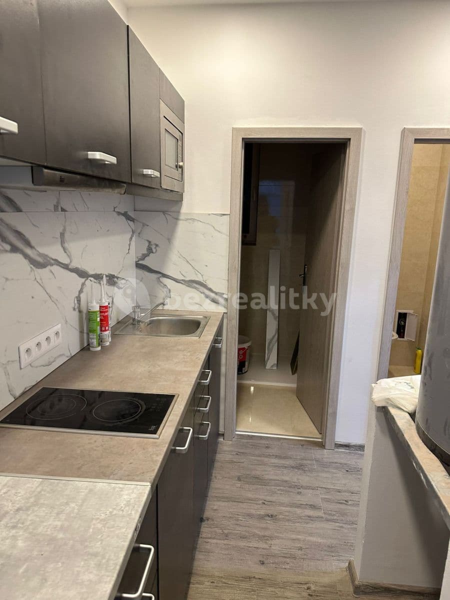 Prenájom bytu 4-izbový 110 m², Pražská, Dobříš, Středočeský kraj Prenájom bytu 4-izbový 110 m², Pražská, Dobříš, Středočeský kraj