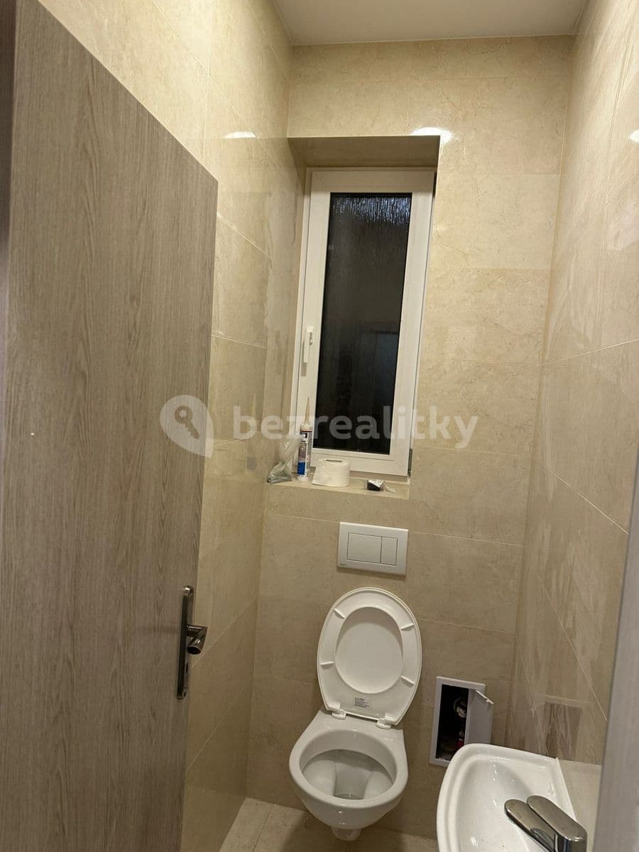 Prenájom bytu 4-izbový 110 m², Pražská, Dobříš, Středočeský kraj Prenájom bytu 4-izbový 110 m², Pražská, Dobříš, Středočeský kraj