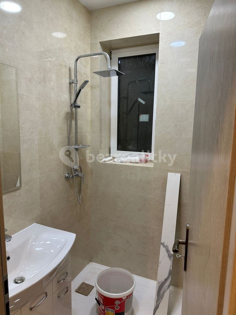 Prenájom bytu 4-izbový 110 m², Pražská, Dobříš, Středočeský kraj Prenájom bytu 4-izbový 110 m², Pražská, Dobříš, Středočeský kraj