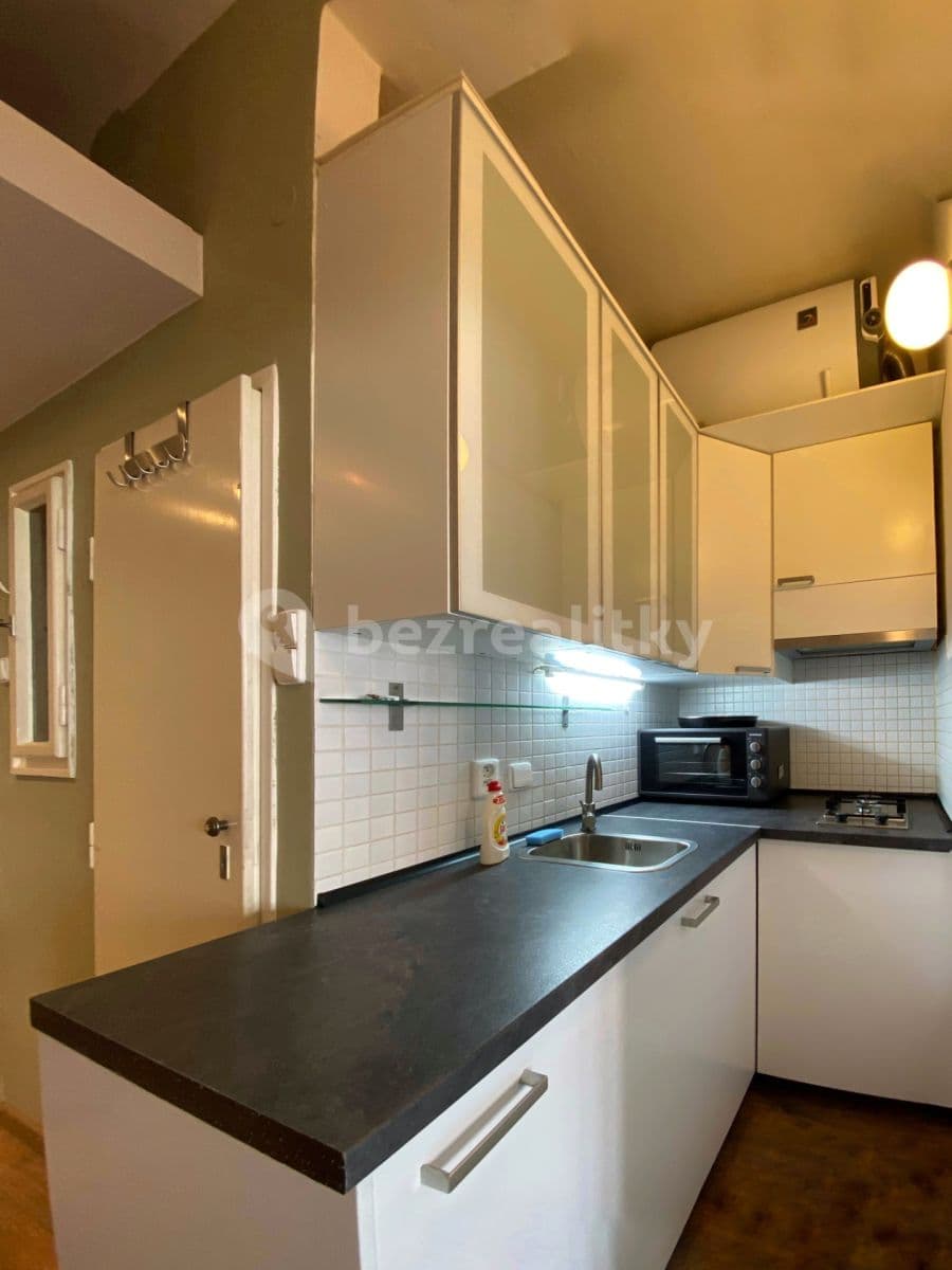 Prenájom bytu 1-izbový 35 m², Biskupcova, Praha, Praha Prenájom bytu 1-izbový 35 m², Biskupcova, Praha, Praha