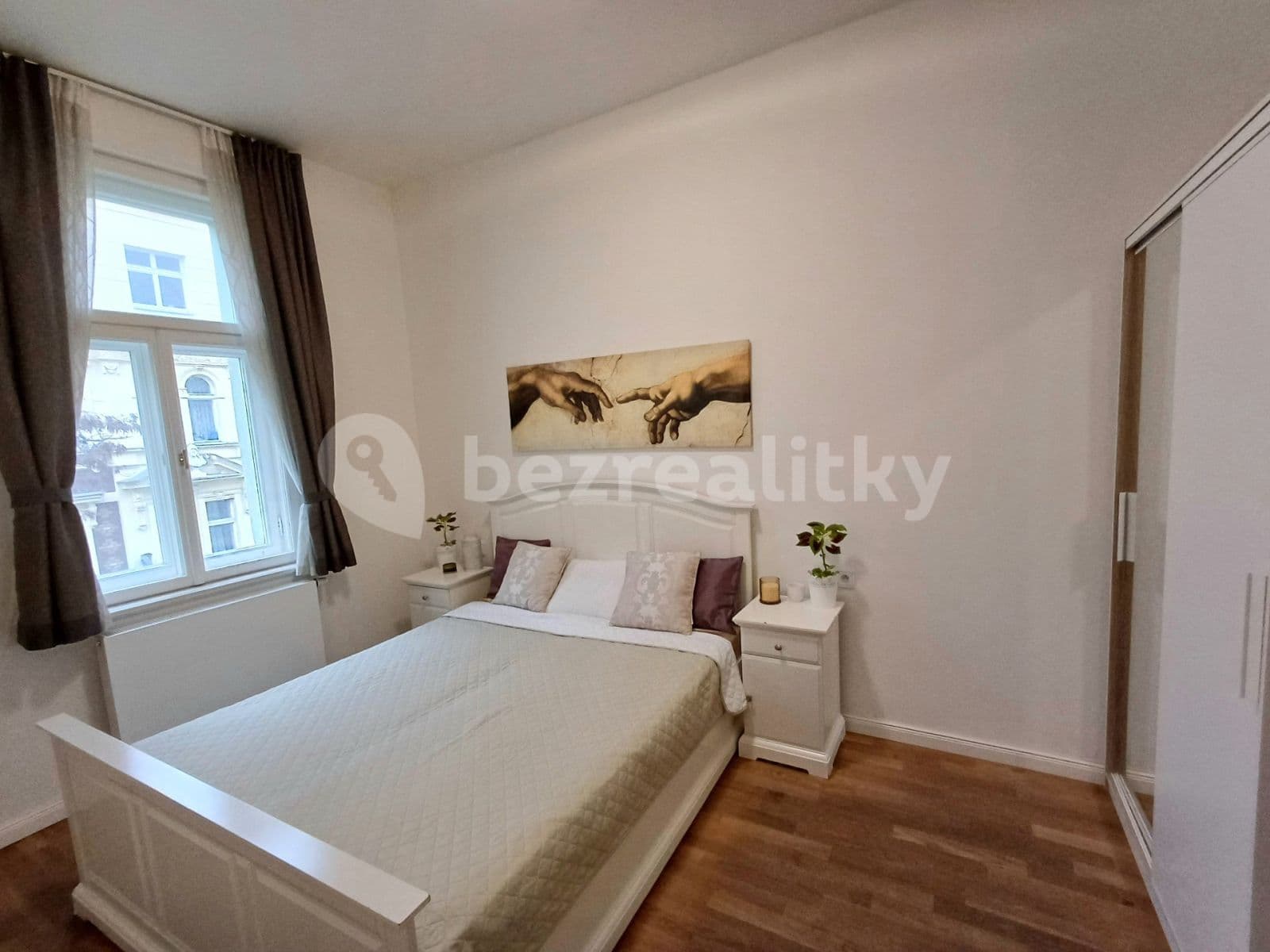 Prenájom bytu 2-izbový 50 m², Nitranská, Praha, Praha Prenájom bytu 2-izbový 50 m², Nitranská, Praha, Praha