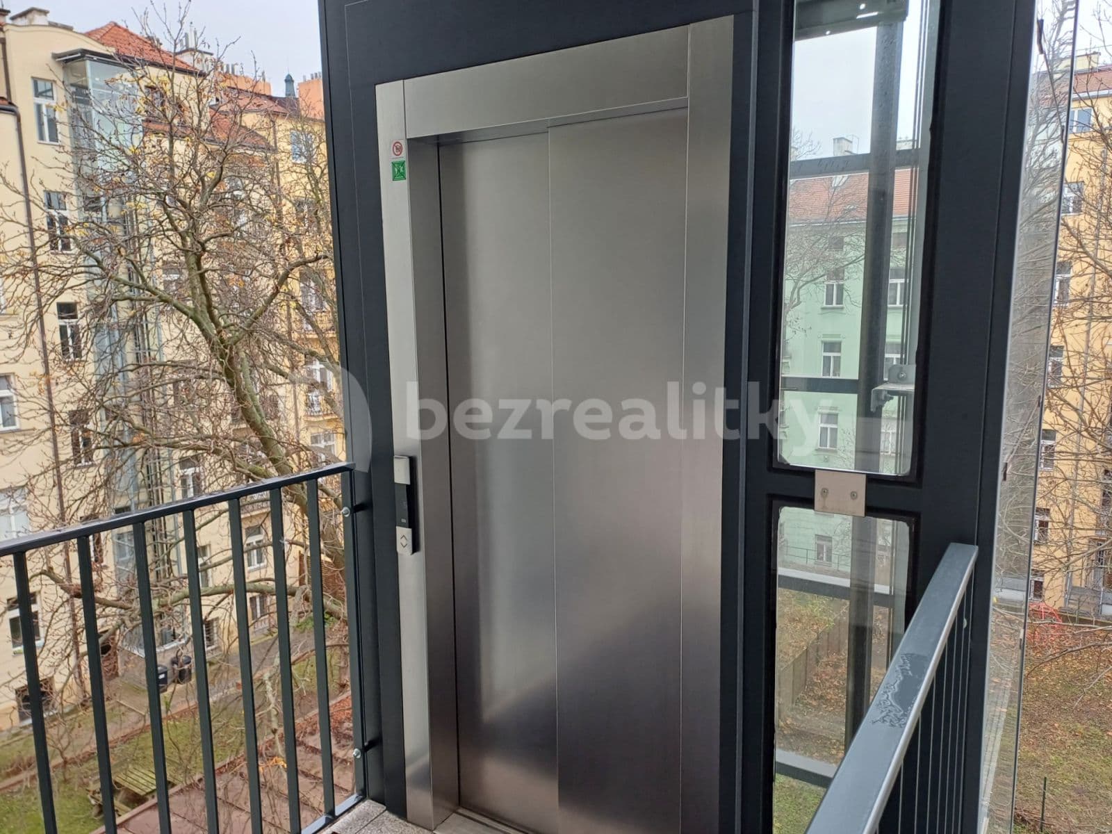 Prenájom bytu 2-izbový 50 m², Nitranská, Praha, Praha Prenájom bytu 2-izbový 50 m², Nitranská, Praha, Praha
