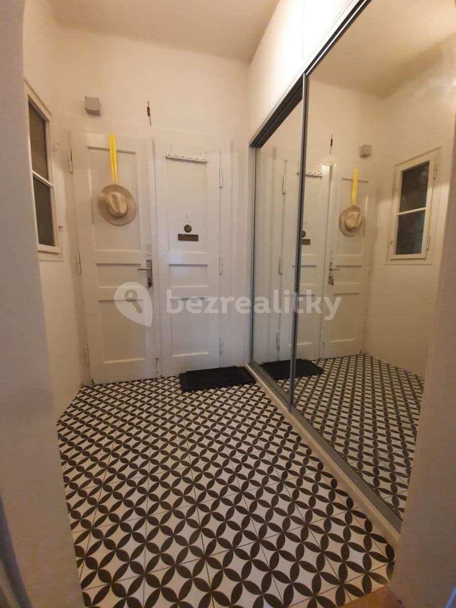 Prenájom bytu 2-izbový 36 m², Lounských, Praha, Praha Prenájom bytu 2-izbový 36 m², Lounských, Praha, Praha