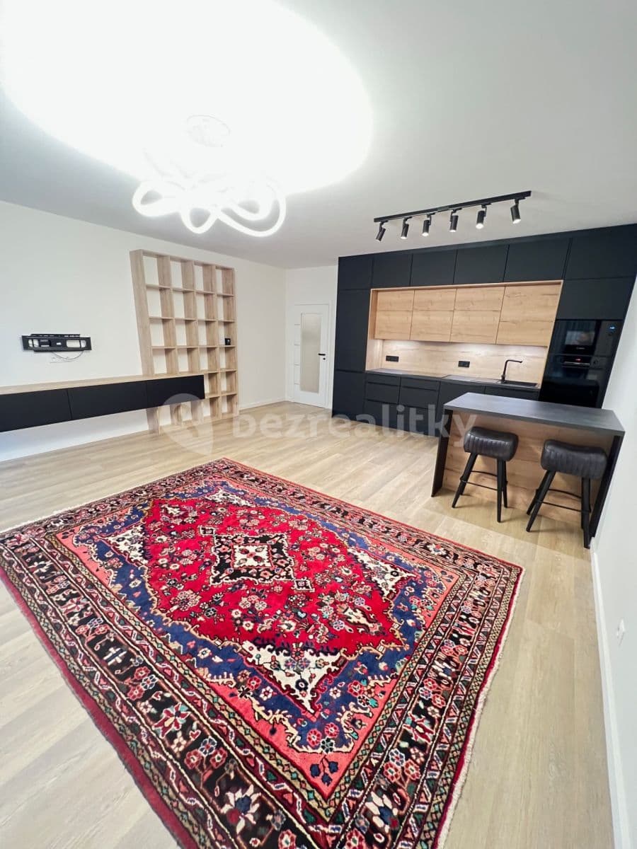 Prenájom bytu 3-izbový 85 m², Otopašská, Praha, Praha Prenájom bytu 3-izbový 85 m², Otopašská, Praha, Praha