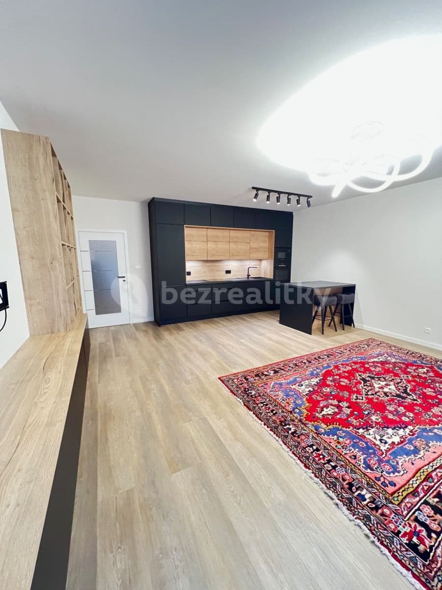 Prenájom bytu 3-izbový 85 m², Otopašská, Praha, Praha Prenájom bytu 3-izbový 85 m², Otopašská, Praha, Praha