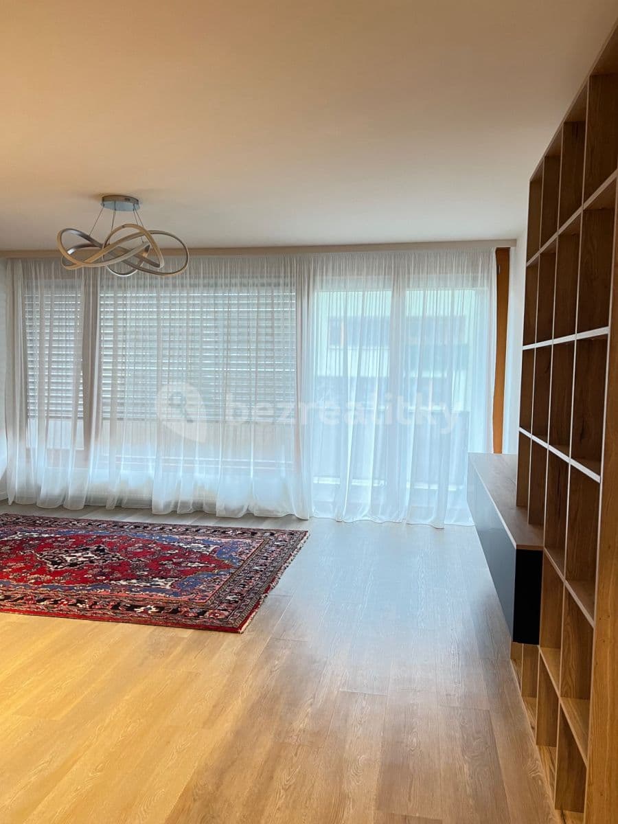 Prenájom bytu 3-izbový 85 m², Otopašská, Praha, Praha Prenájom bytu 3-izbový 85 m², Otopašská, Praha, Praha