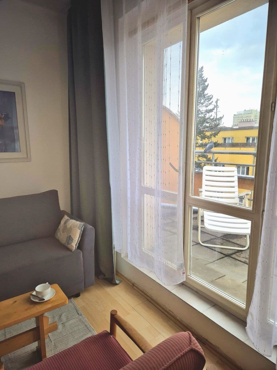 Prenájom bytu 38 m², Počátecká, Praha, Praha Prenájom bytu 38 m², Počátecká, Praha, Praha