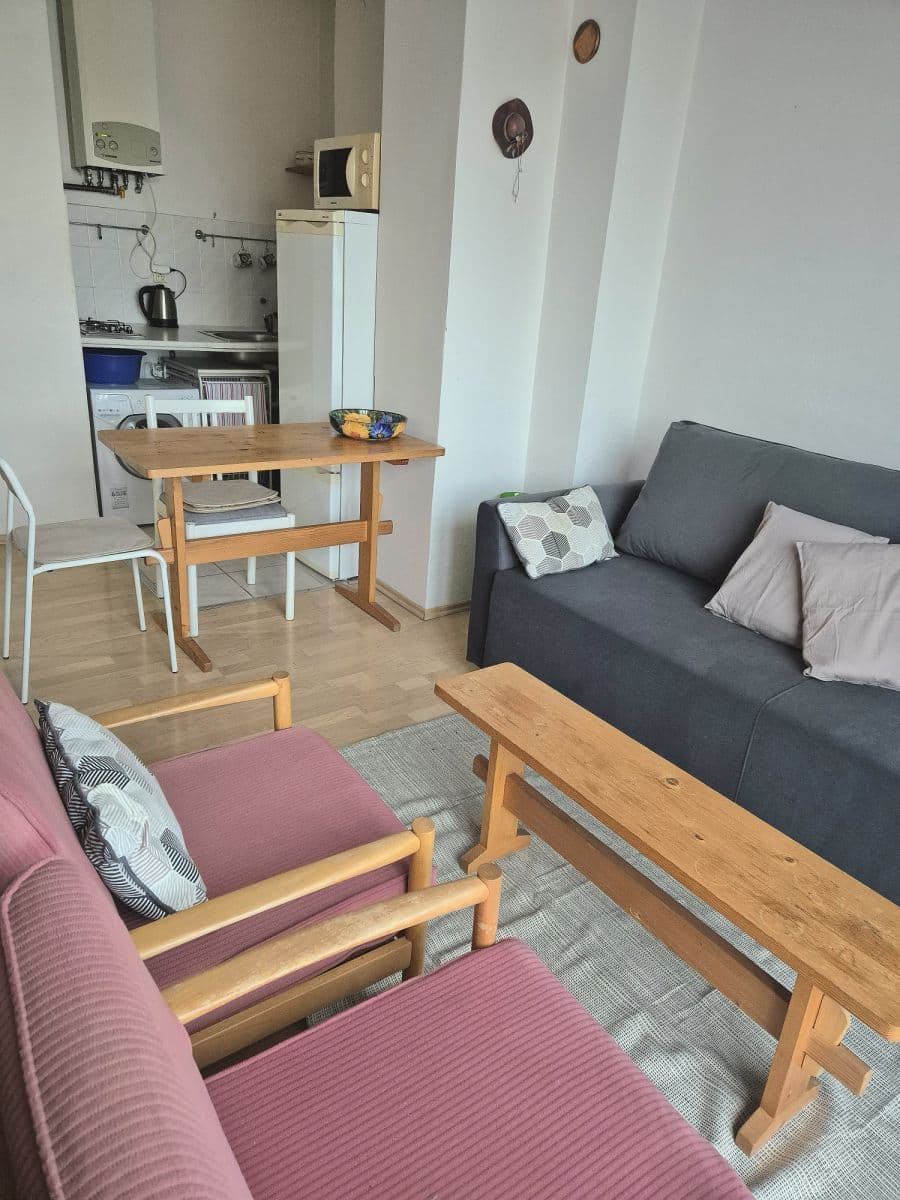 Prenájom bytu 38 m², Počátecká, Praha, Praha Prenájom bytu 38 m², Počátecká, Praha, Praha