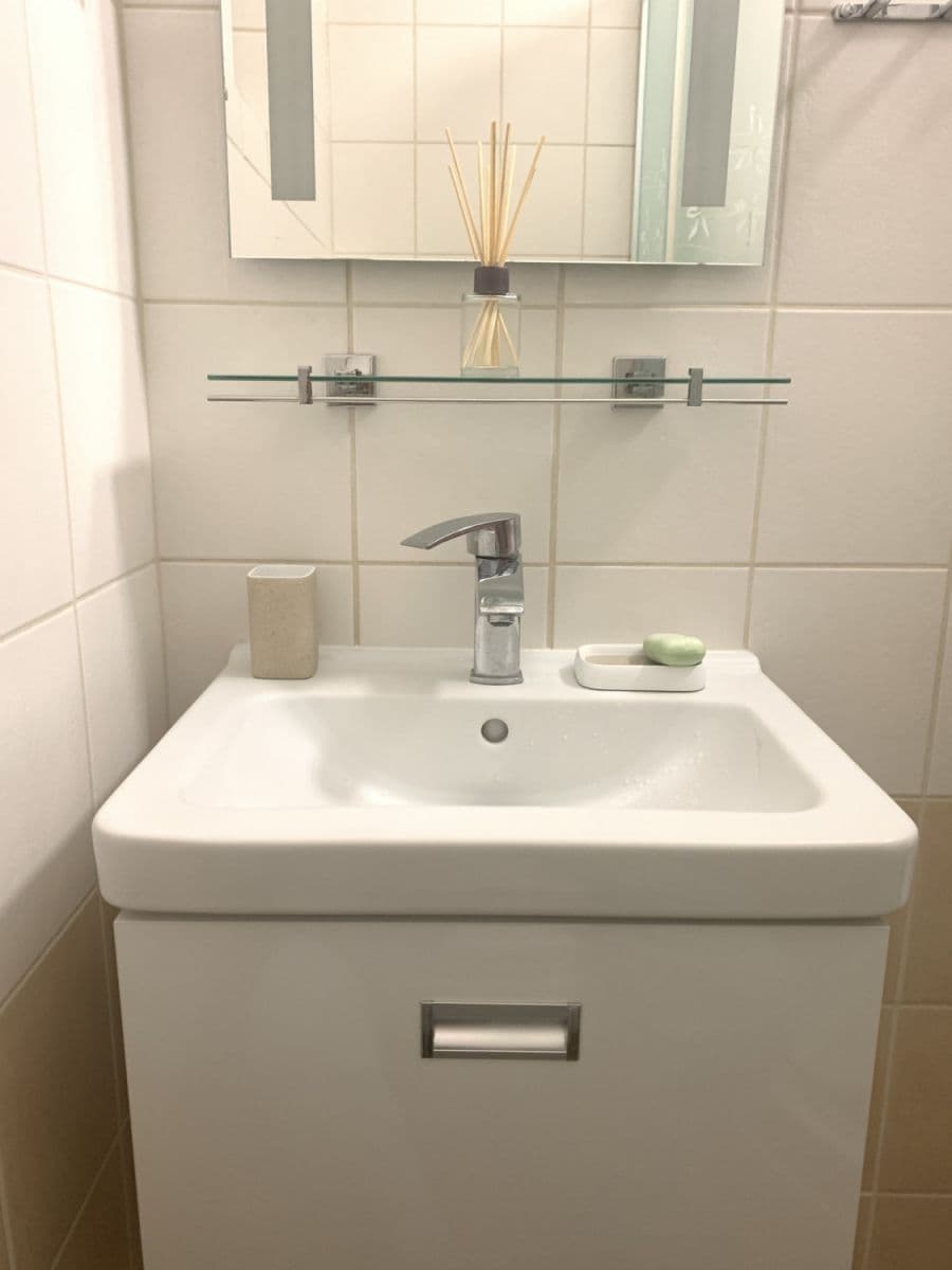 Prenájom bytu 38 m², Počátecká, Praha, Praha Prenájom bytu 38 m², Počátecká, Praha, Praha