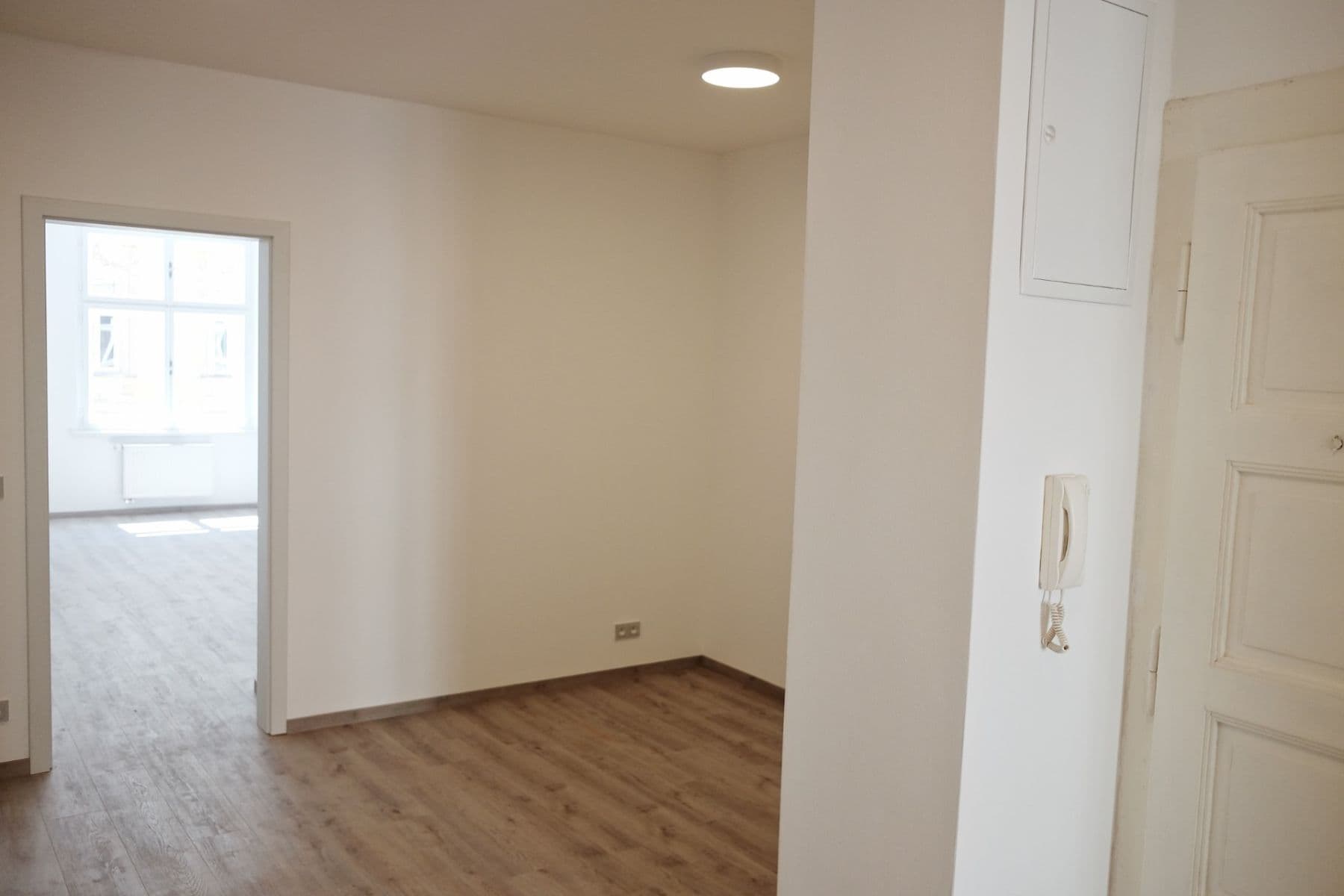 Prenájom bytu 3-izbový 95 m², Oldřichova, Praha, Praha Prenájom bytu 3-izbový 95 m², Oldřichova, Praha, Praha