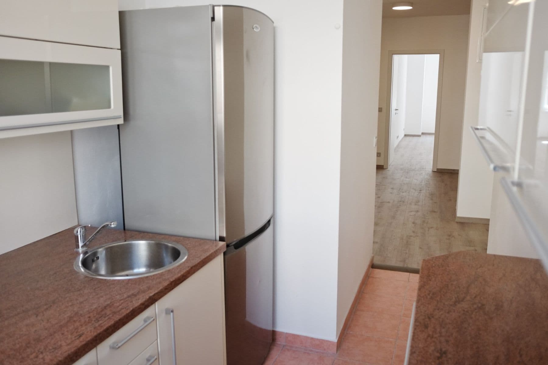 Prenájom bytu 3-izbový 95 m², Oldřichova, Praha, Praha Prenájom bytu 3-izbový 95 m², Oldřichova, Praha, Praha