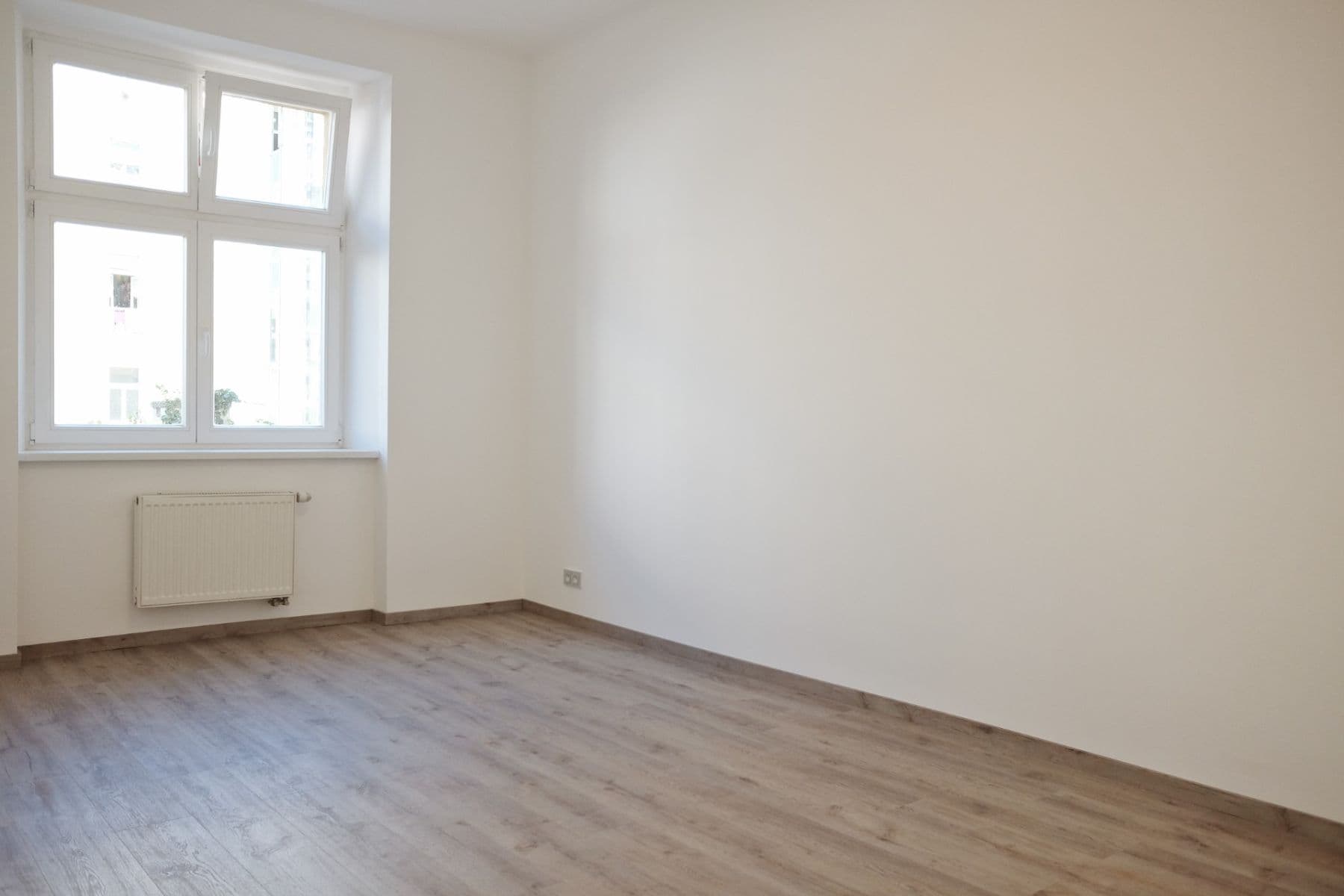 Prenájom bytu 3-izbový 95 m², Oldřichova, Praha, Praha Prenájom bytu 3-izbový 95 m², Oldřichova, Praha, Praha