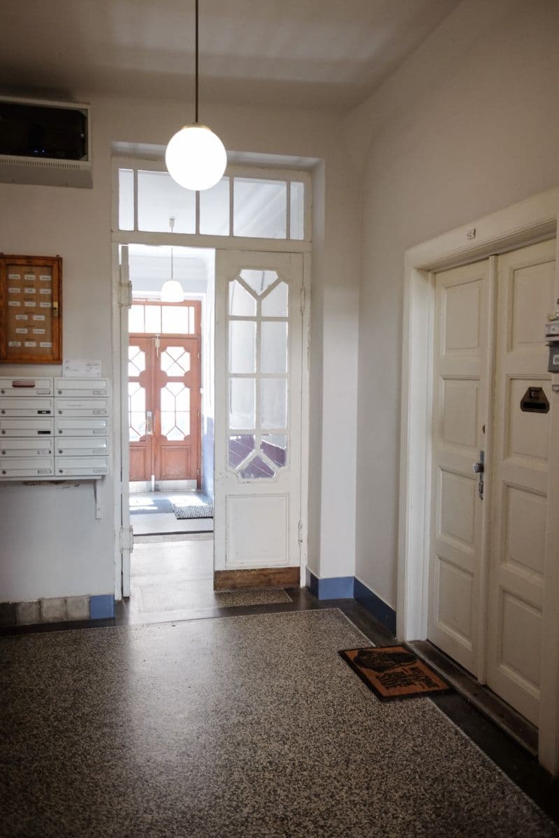 Prenájom bytu 3-izbový 95 m², Oldřichova, Praha, Praha Prenájom bytu 3-izbový 95 m², Oldřichova, Praha, Praha