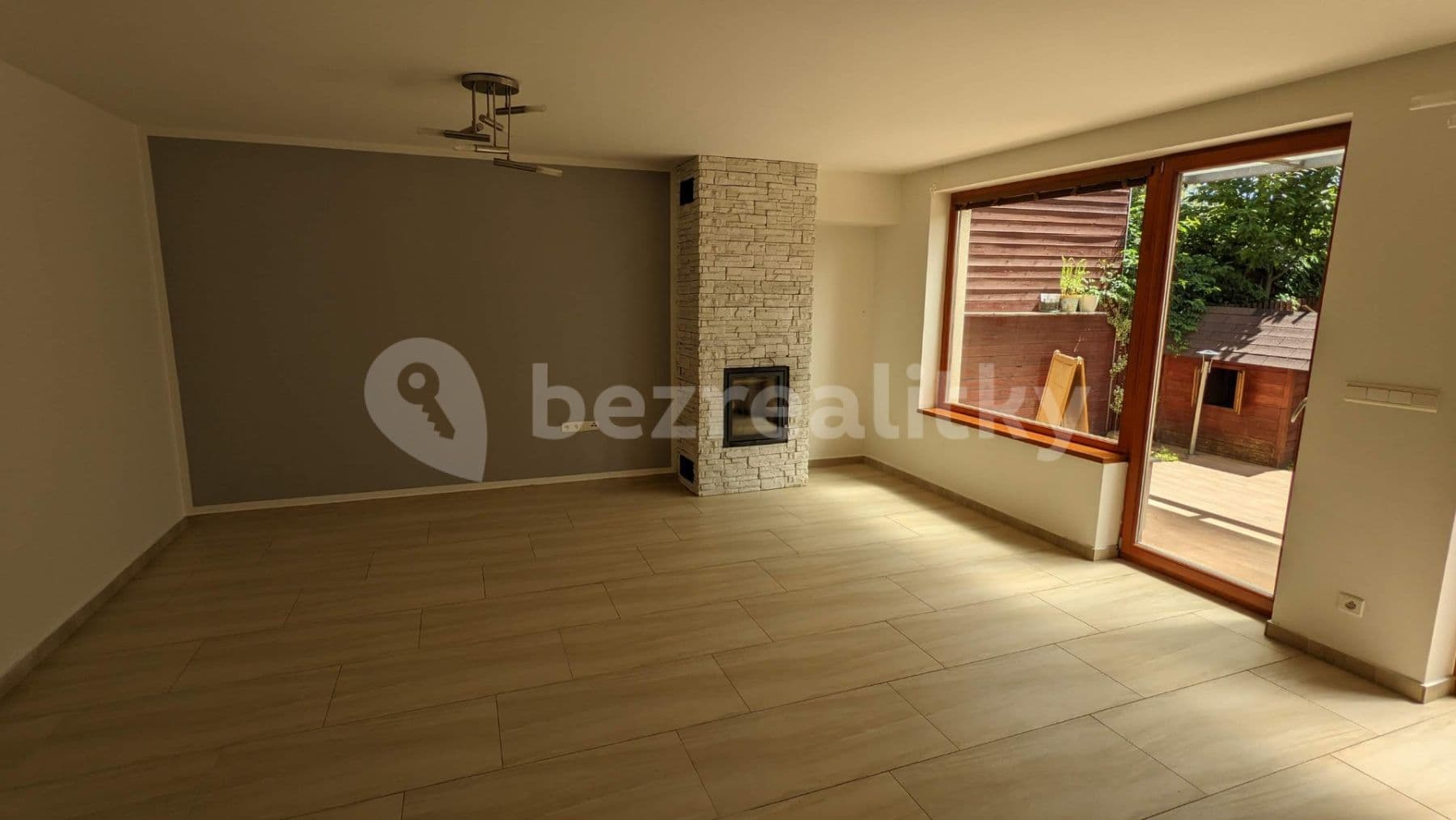 Prenájom domu 150 m², pozemok 344 m², Náchodská, Praha, Praha Prenájom domu 150 m², pozemok 344 m², Náchodská, Praha, Praha