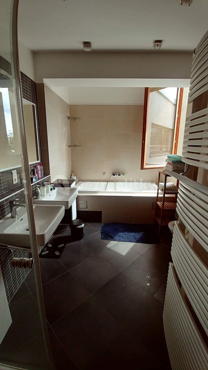Prenájom domu 150 m², pozemok 344 m², Náchodská, Praha, Praha Prenájom domu 150 m², pozemok 344 m², Náchodská, Praha, Praha
