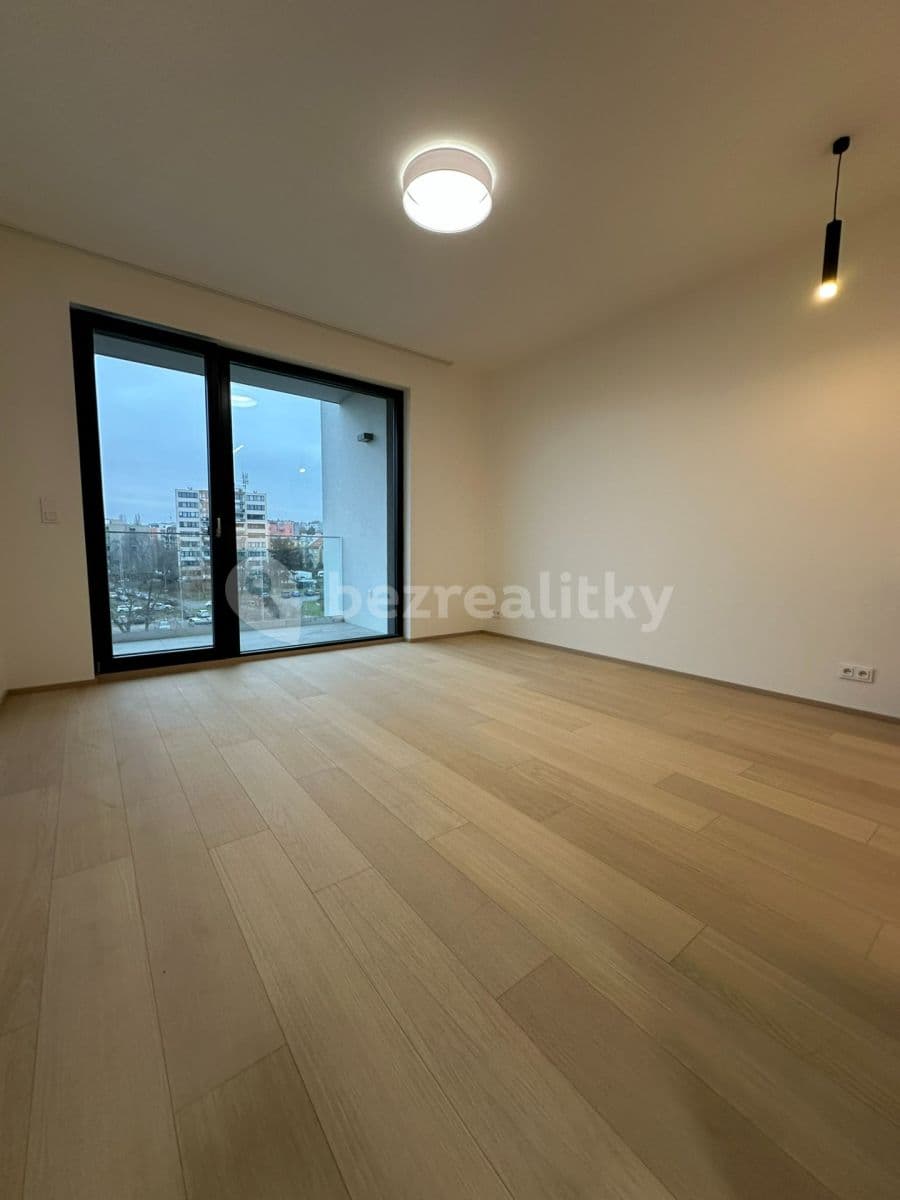 Prenájom bytu 2-izbový 55 m², V Třešňovce, Praha, Praha Prenájom bytu 2-izbový 55 m², V Třešňovce, Praha, Praha