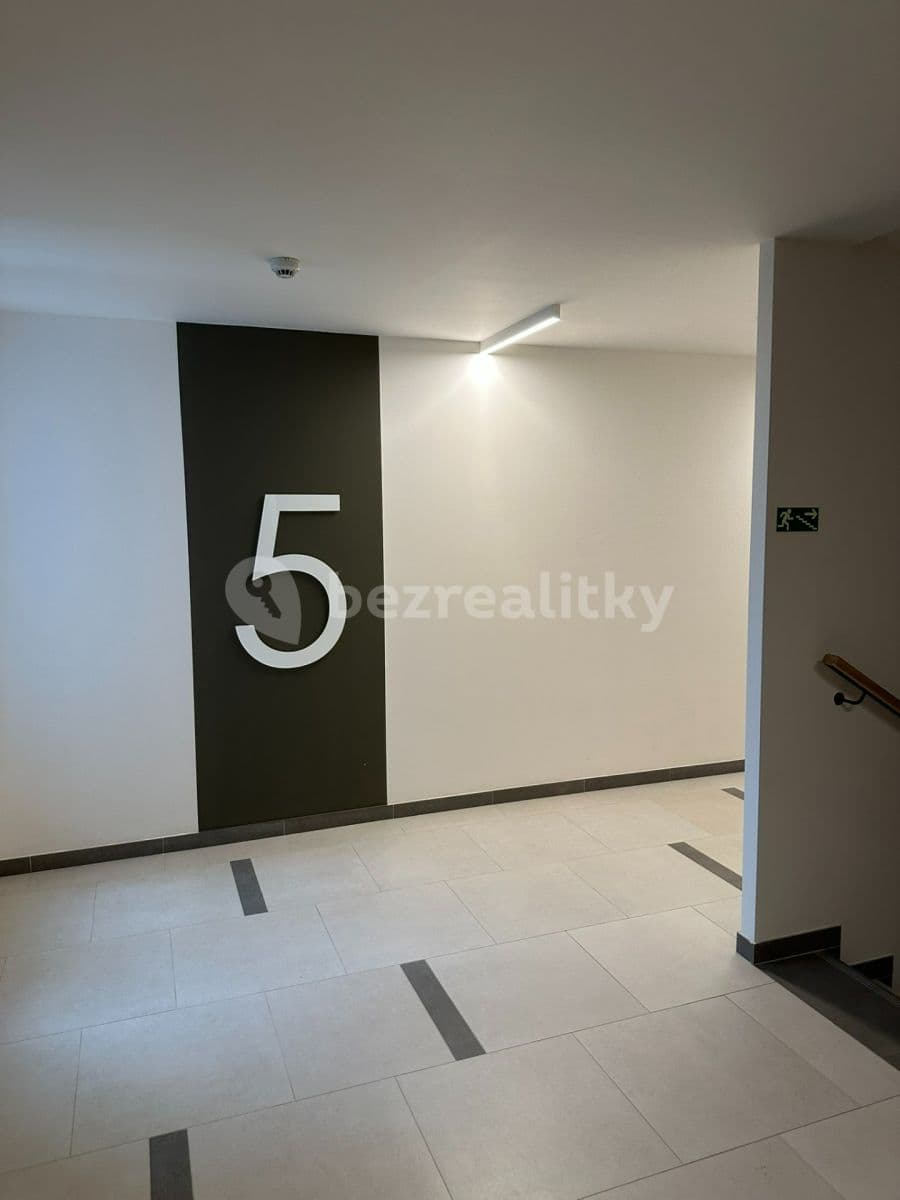 Prenájom bytu 2-izbový 55 m², V Třešňovce, Praha, Praha Prenájom bytu 2-izbový 55 m², V Třešňovce, Praha, Praha