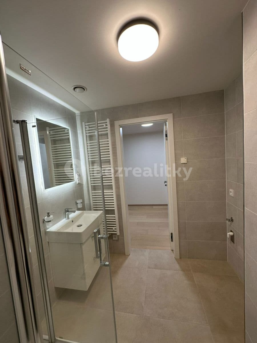 Prenájom bytu 2-izbový 55 m², V Třešňovce, Praha, Praha Prenájom bytu 2-izbový 55 m², V Třešňovce, Praha, Praha