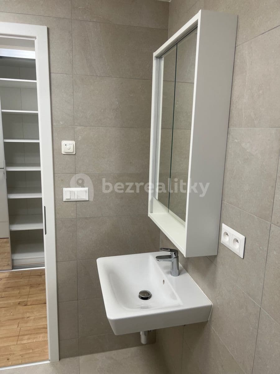 Prenájom bytu 1-izbový 30 m², Za Humny, Modřice, Jihomoravský kraj Prenájom bytu 1-izbový 30 m², Za Humny, Modřice, Jihomoravský kraj