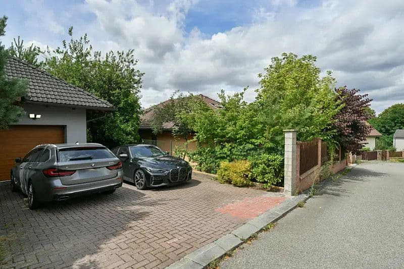 Prenájom bytu 250 m², Na Ježově, Mirošovice, Středočeský kraj Prenájom bytu 250 m², Na Ježově, Mirošovice, Středočeský kraj