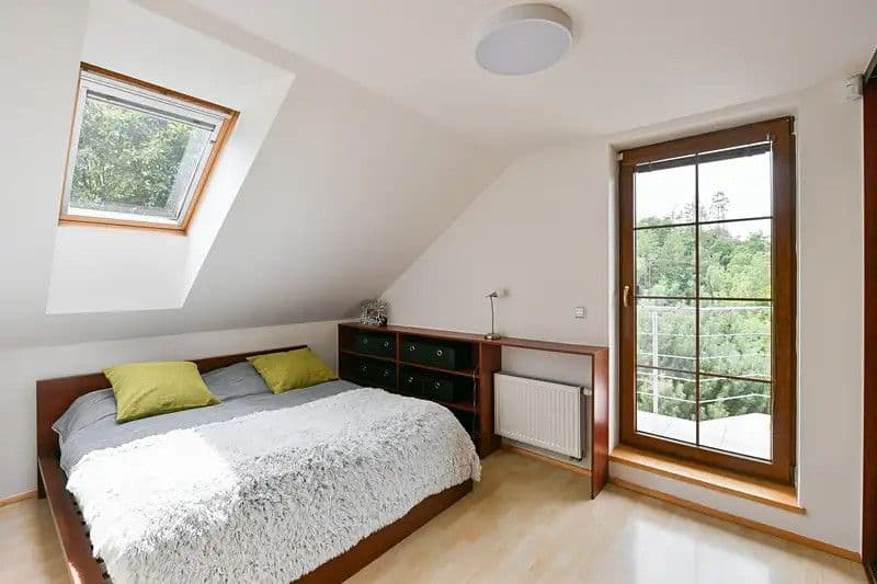 Prenájom bytu 250 m², Na Ježově, Mirošovice, Středočeský kraj Prenájom bytu 250 m², Na Ježově, Mirošovice, Středočeský kraj