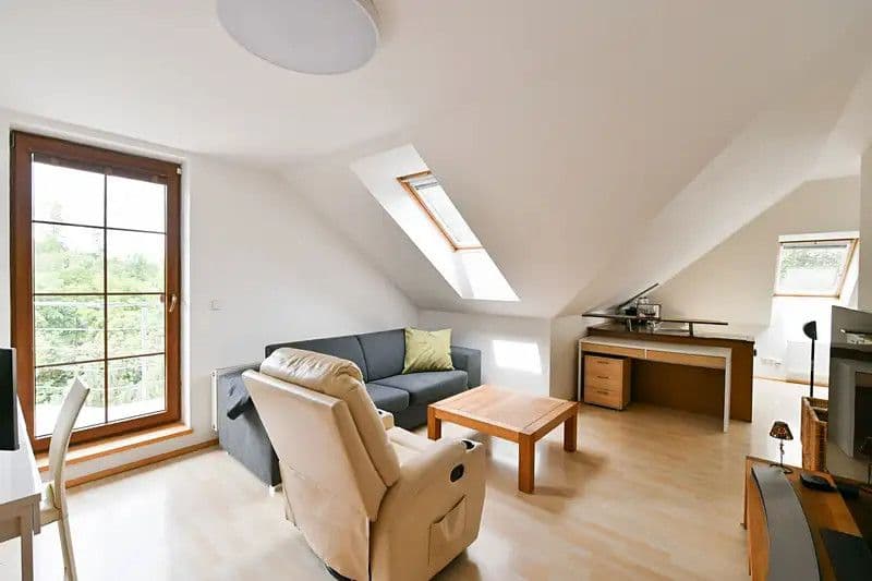 Prenájom bytu 250 m², Na Ježově, Mirošovice, Středočeský kraj Prenájom bytu 250 m², Na Ježově, Mirošovice, Středočeský kraj