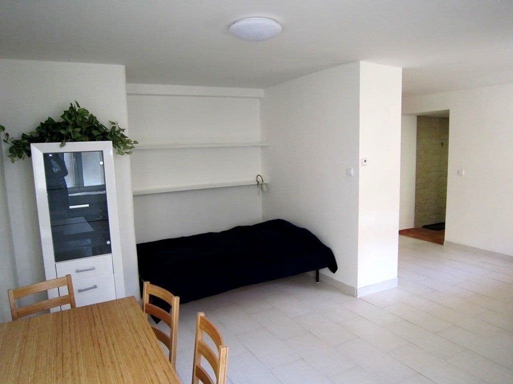 Prenájom bytu 1-izbový 33 m², Terronská, Praha, Praha Prenájom bytu 1-izbový 33 m², Terronská, Praha, Praha