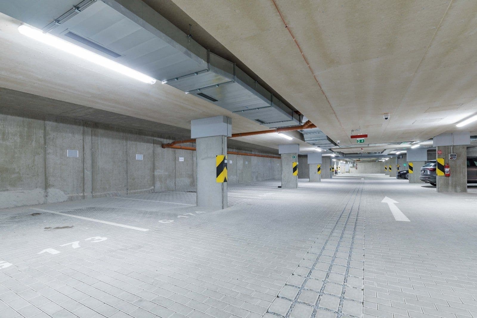 Prenájom garáže 12 m², U Pergamenky, Praha, Praha Prenájom garáže 12 m², U Pergamenky, Praha, Praha