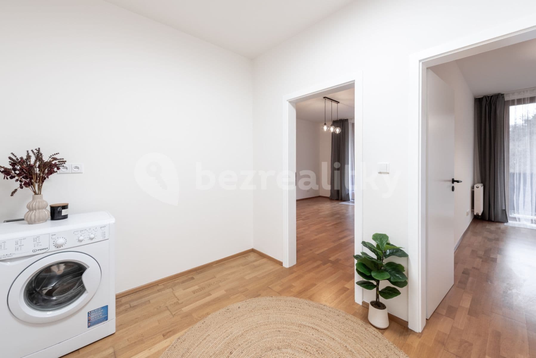 Prenájom bytu 2-izbový 49 m², Jeseniova, Praha, Praha Prenájom bytu 2-izbový 49 m², Jeseniova, Praha, Praha
