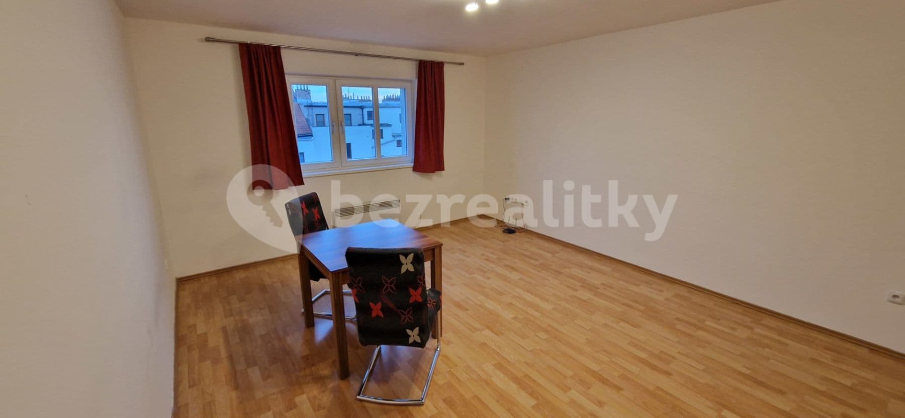Prenájom bytu 1-izbový 30 m², Krátká, Praha, Praha Prenájom bytu 1-izbový 30 m², Krátká, Praha, Praha