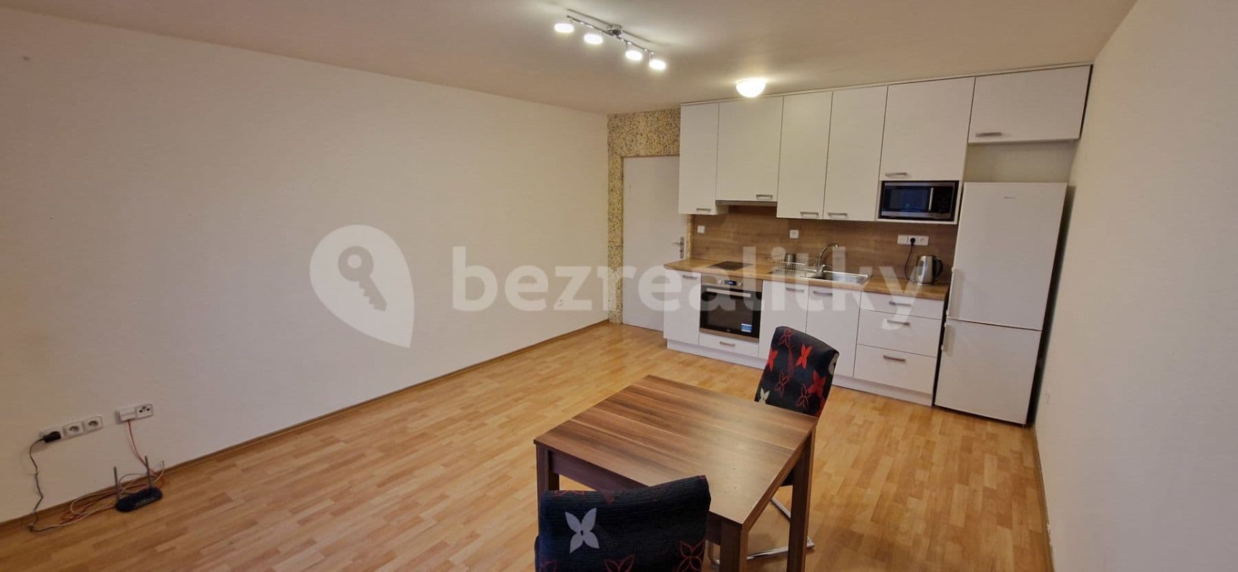 Prenájom bytu 1-izbový 30 m², Krátká, Praha, Praha Prenájom bytu 1-izbový 30 m², Krátká, Praha, Praha