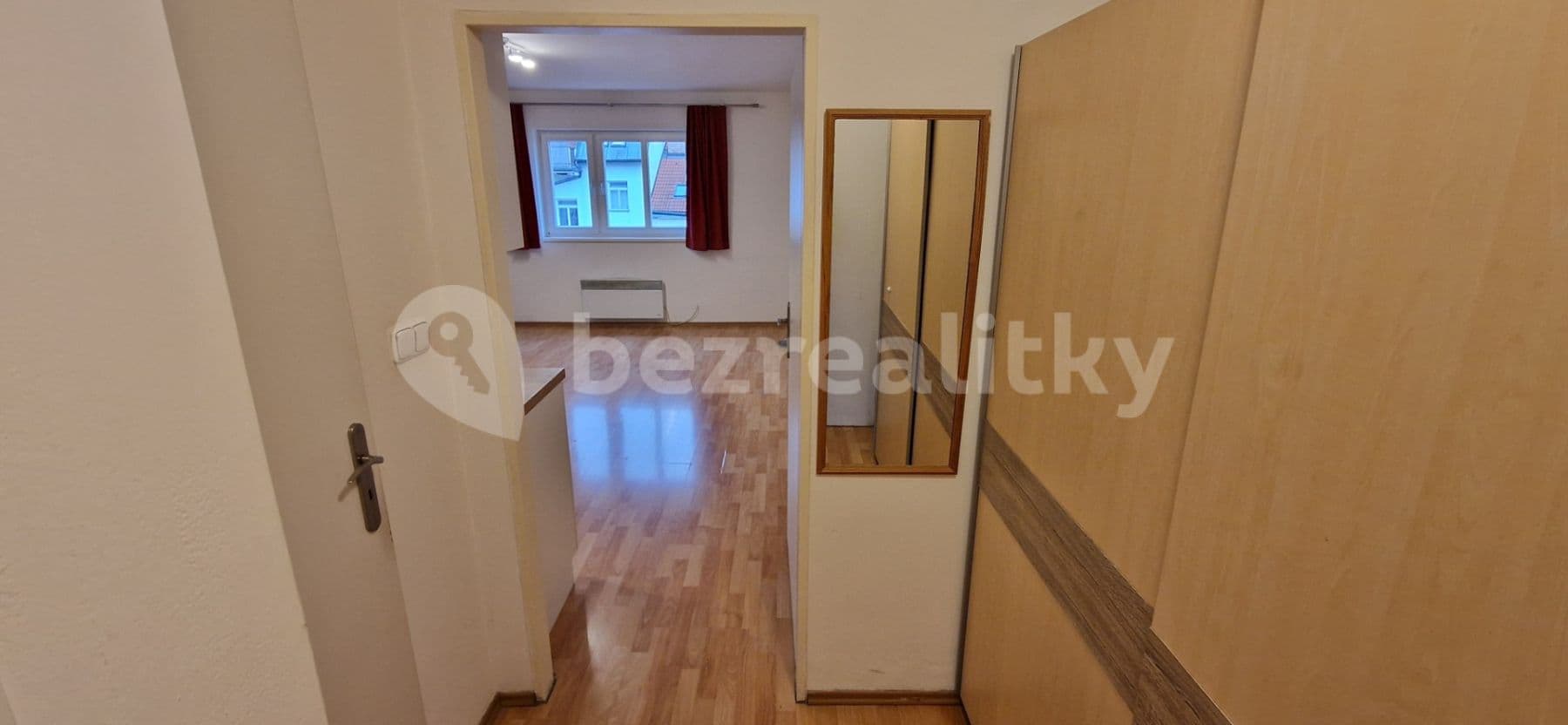 Prenájom bytu 1-izbový 30 m², Krátká, Praha, Praha Prenájom bytu 1-izbový 30 m², Krátká, Praha, Praha
