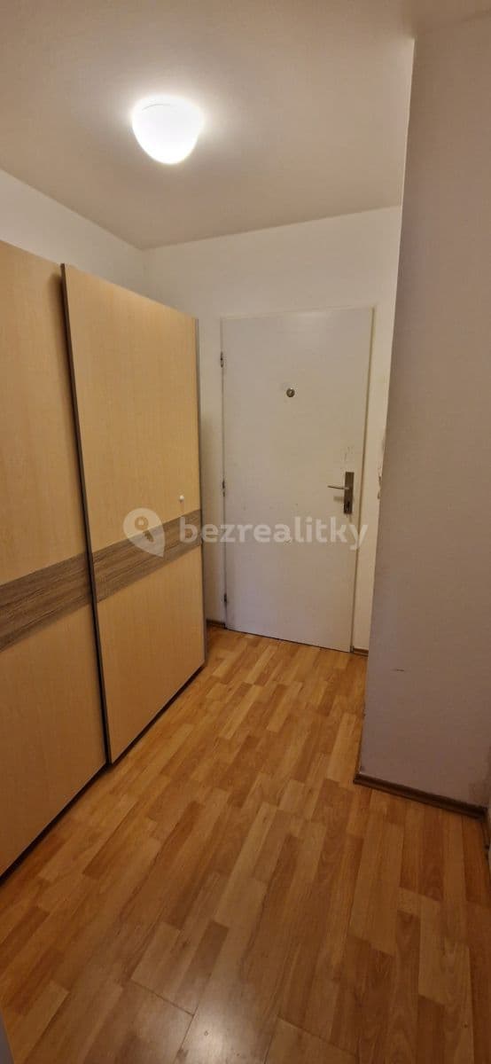 Prenájom bytu 1-izbový 30 m², Krátká, Praha, Praha Prenájom bytu 1-izbový 30 m², Krátká, Praha, Praha