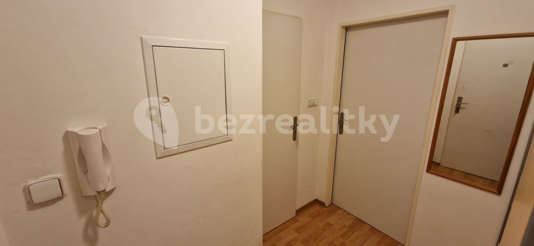 Prenájom bytu 1-izbový 30 m², Krátká, Praha, Praha Prenájom bytu 1-izbový 30 m², Krátká, Praha, Praha