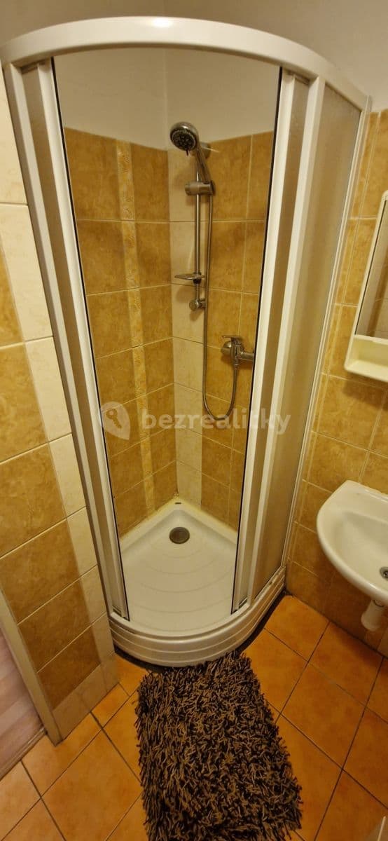 Prenájom bytu 1-izbový 30 m², Krátká, Praha, Praha Prenájom bytu 1-izbový 30 m², Krátká, Praha, Praha