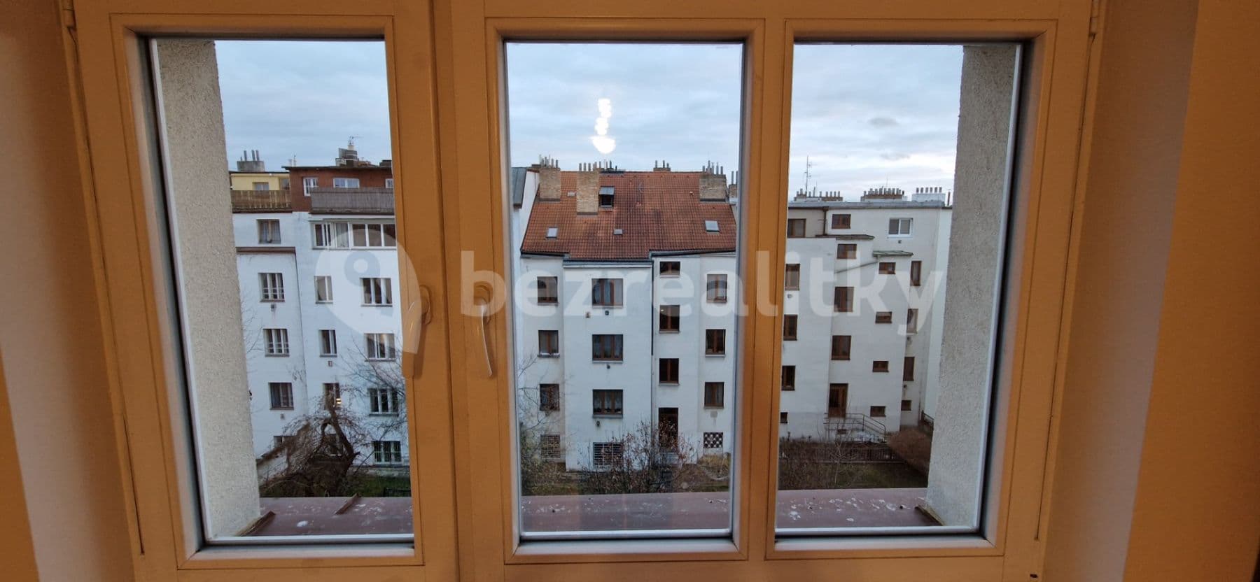 Prenájom bytu 1-izbový 30 m², Krátká, Praha, Praha Prenájom bytu 1-izbový 30 m², Krátká, Praha, Praha