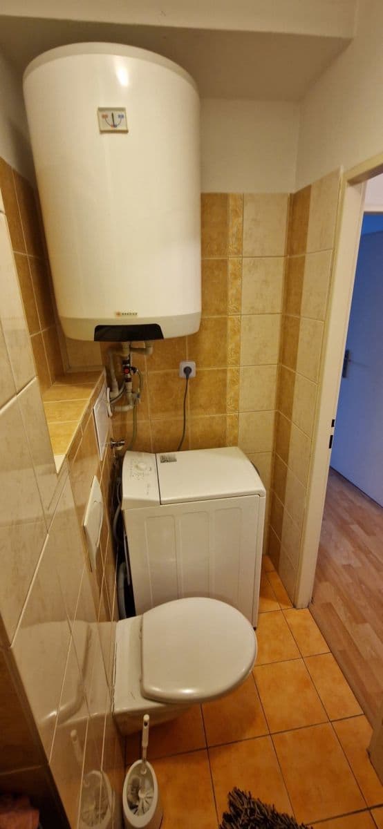 Prenájom bytu 1-izbový 30 m², Krátká, Praha, Praha Prenájom bytu 1-izbový 30 m², Krátká, Praha, Praha