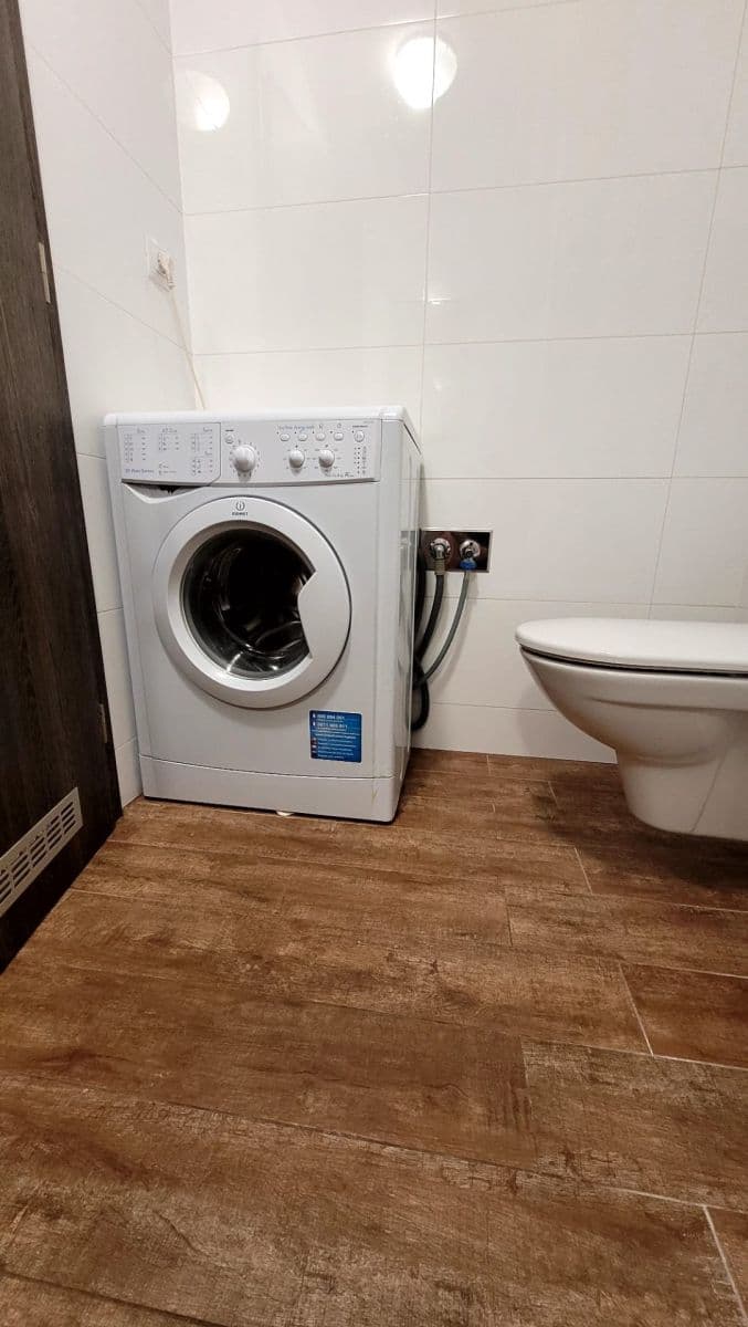 Prenájom bytu 1-izbový 31 m², Frýdecká, Praha, Praha Prenájom bytu 1-izbový 31 m², Frýdecká, Praha, Praha