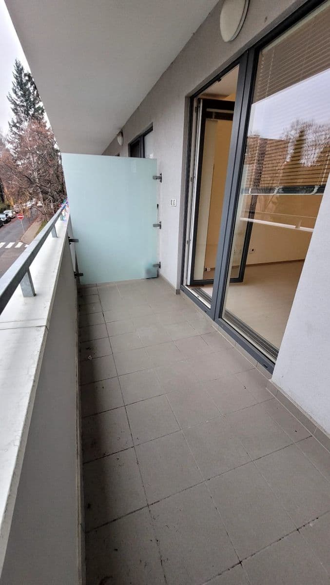 Prenájom bytu 1-izbový 31 m², Frýdecká, Praha, Praha Prenájom bytu 1-izbový 31 m², Frýdecká, Praha, Praha
