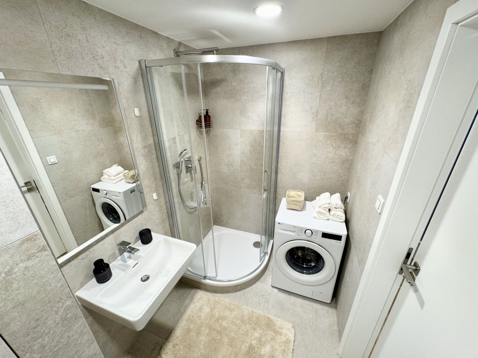 Prenájom bytu 36 m², Tetauerova, Praha, Praha Prenájom bytu 36 m², Tetauerova, Praha, Praha