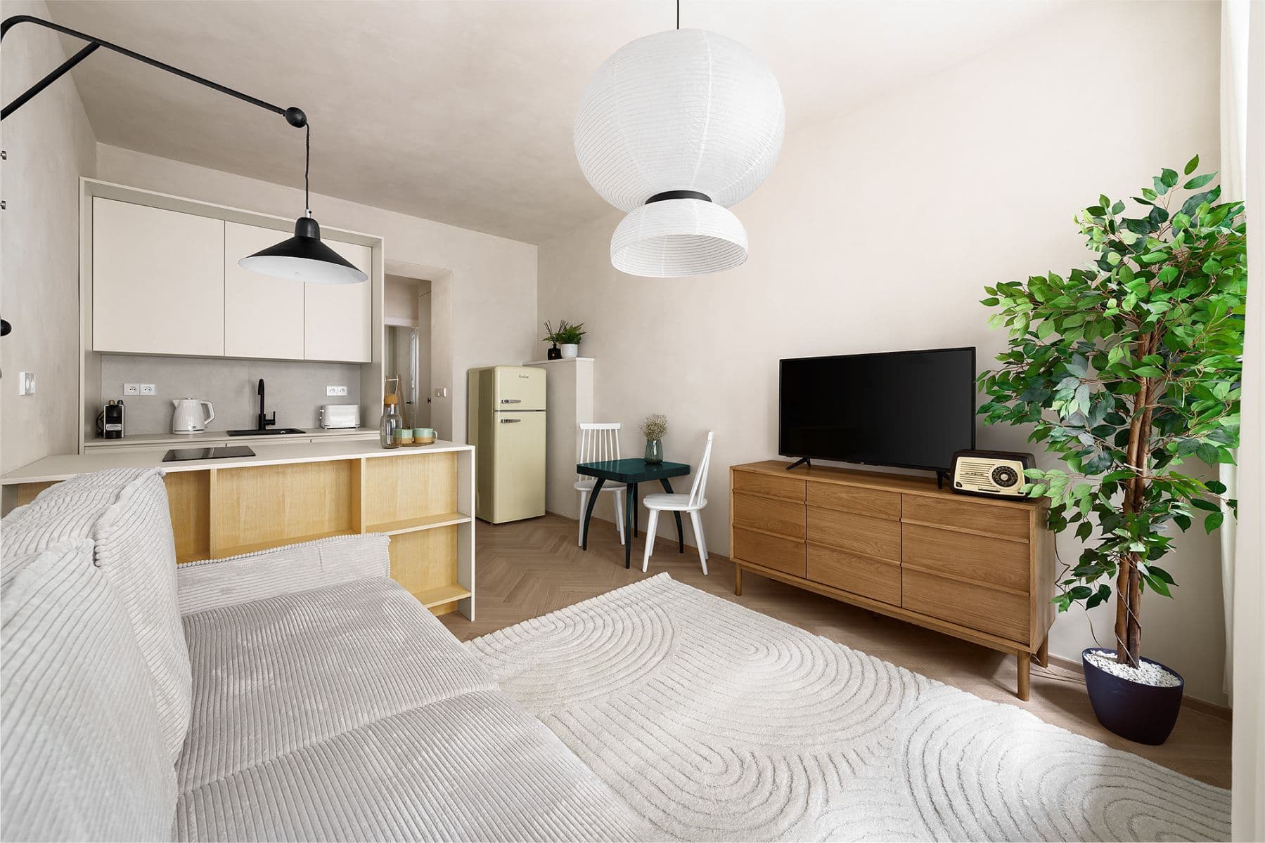 Prenájom bytu 35 m², Sevastopolská, Praha, Praha Prenájom bytu 35 m², Sevastopolská, Praha, Praha
