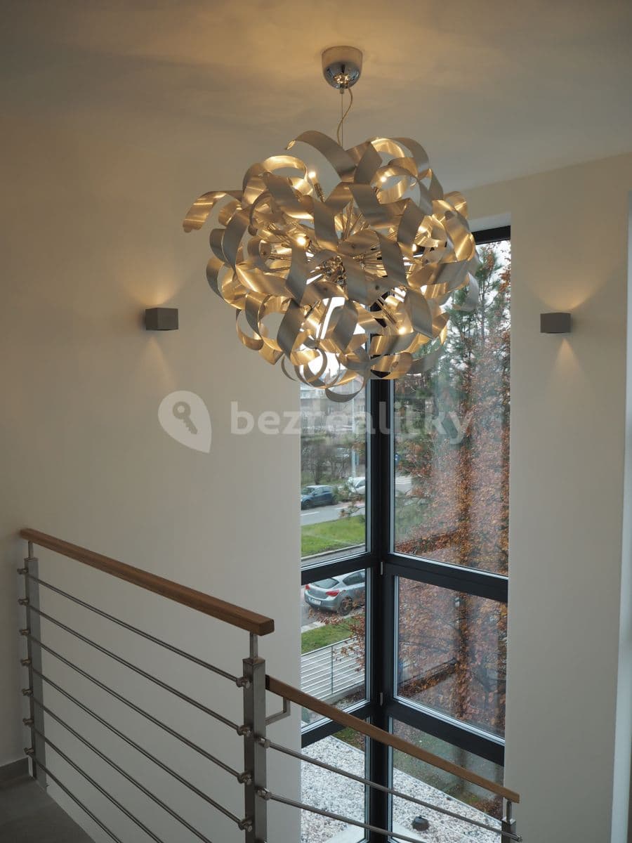 Prenájom bytu 2-izbový 43 m², Počernická, Praha, Praha Prenájom bytu 2-izbový 43 m², Počernická, Praha, Praha