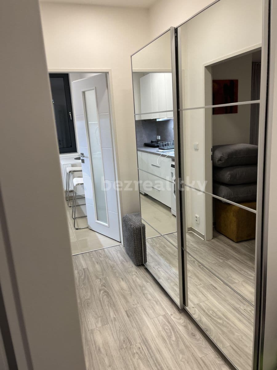 Prenájom bytu 2-izbový 43 m², Počernická, Praha, Praha Prenájom bytu 2-izbový 43 m², Počernická, Praha, Praha